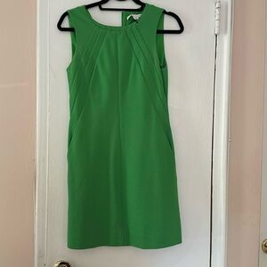 Kelly green dianevonfurstenberg